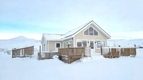 Miðhraun - Lava Resort Hotels in Eyja- og Miklaholtshreppur
