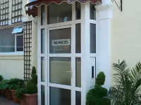 Hunters Lodge Guest House