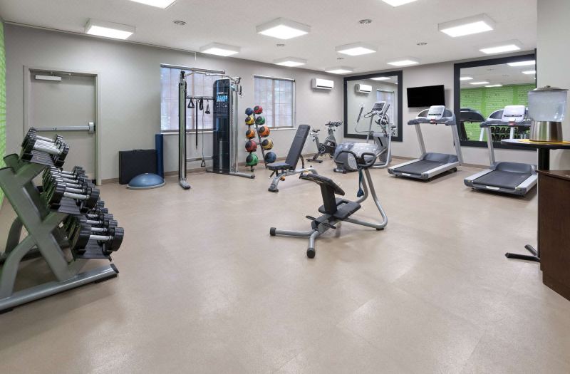 La Quinta Inn & Suites by Wyndham Kokomo photo 2