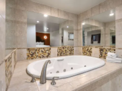 Travelodge by Wyndham Manhasset Hotels in North Hempstead
