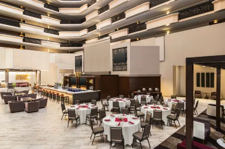 Embassy Suites by Hilton Phoenix Downtown North