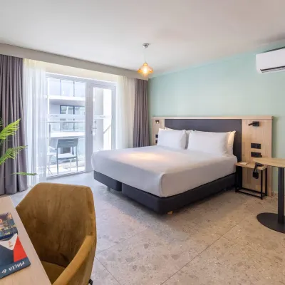 Hotel Levante St Julian's, Affiliated by Melia Hotels in de buurt van St George's Bay
