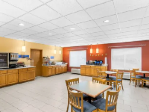 Best Western Holiday Manor Hotels in Newton