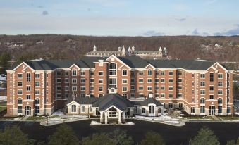 Inn at Bellefield / Hyde Park