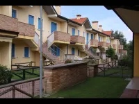 Relax and enjoy your stay in Rosolina by the pool