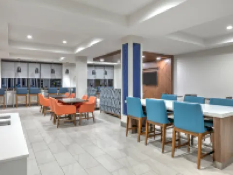 Holiday Inn Express & Suites WINNIE by IHG Hoteles en Winnie