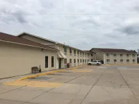 Super 8 by Wyndham O'Neill NE - Motels