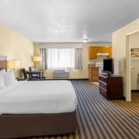 Quality Inn & Suites Vancouver - Hazel Dell