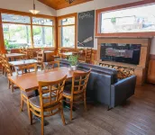 Timberland Inn فنادق في كينورا