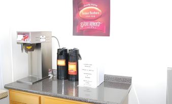 Majestic Inn & Suites