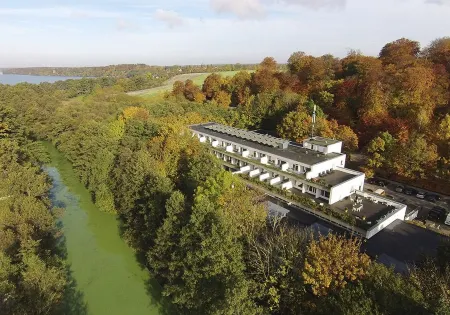 Frederiksdal Sinatur Hotel & Konference Отели в г. Люнгбю-Торбек