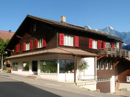 Lilo/4-Zimmer Отели в г. Беатенберг