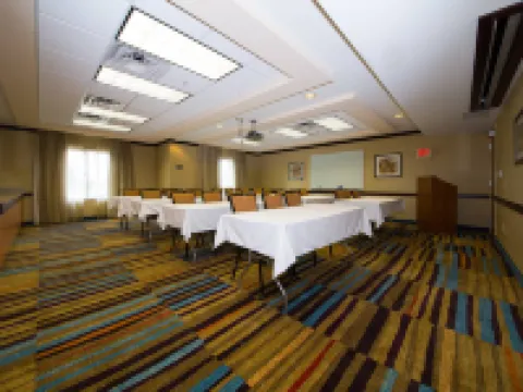 フェアフィールド イン & スイーツ バイ マリオット コーディール コーディールのホテル