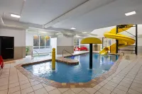 Super 8 by Wyndham Sainte Agathe des Monts - 2-Star