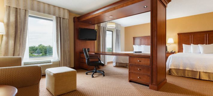 Hampton Inn & Suites Detroit/Chesterfield Township Hotels in Macomb County