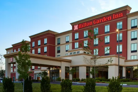 Hilton Garden Inn Boston/Marlborough Отели рядом с достопримечательностью «Хилсайд Скул»