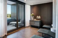 Amway Grand Plaza, Curio Collection by Hilton - spa