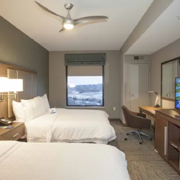 Hampton Inn & Suites St. Paul Downtown Hotels near Science Museum of Minnesota