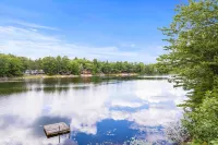 New 20ft Dock! Clean & Spacious! 5 Stars Lake Front Home!