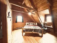 Romantic,Cozy Log Cabin, Hot Tub, WiFi, pool table