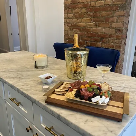 Hotel luxury meets NOLA charm! Отели рядом с достопримечательностью «Зоопарк «Одюбон»»