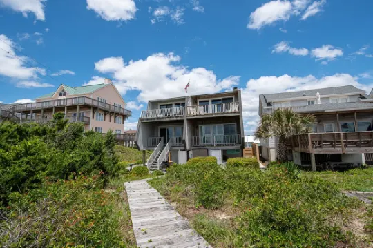 Bev's Beachfront Bungalow