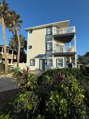 Beachside House with 2 Floors