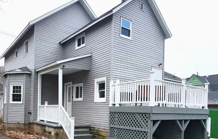 Cozy second floor unit in the heart of Downtown Charlevoix, 1BR / 1BA sleeps 4