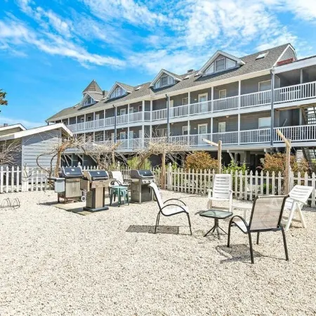 *3rd to Beach*Summer Weeks Available: *Clean*Updtdvictorian*Across Veterans Park