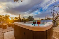 The Four Seasons  - A Getaway to White Sands NP and Cloudcroft, NM w/ Hot Tub!