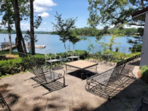 "One-of-a-kind" Lake Martin Property with Large Boat Ramp, Boathouse & Pier Hotels in Tallapoosa County