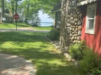 Cozy lake retreat with great views of Houghton Lake. Close to ORV trails.