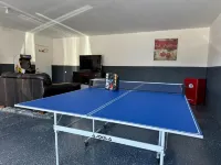 3 Bedroom 2 Bath Desert Retreat with Pool, Hot Tub, Game Room, Spacious Parking