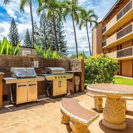 Sunset in Maui; 1br condo, walk to beach and surf