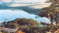 Tremerlin. Unique and Magnificently Situated 8 acre Waterside Artists' Retreat Hotel a Helston