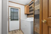 Wolf River Cabin B - Fremont, WI