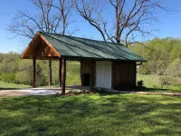 Romantic Getaway! 15 min to Lake Lure / Chimney Rock / 45 Min Blue Ridge Parkway