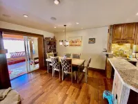 Beautiful Vacation Retreat within a walking distance from the beach!!!