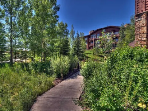 Cozy 2BD/2BA Mountain View Condo, near skiing, Sleeps 4+