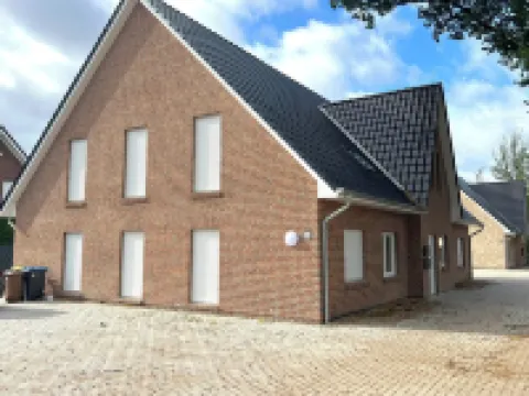 Vacation apartment "Aurora" Papenburg Large balcony EBK New building 74 sqm Free Wifi 2 bedrooms パーペンブルクのホテル