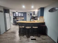 斯託克頓迷人三卧室木屋，配有WiFi和空調 - 民宿