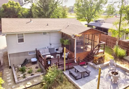 South central 4 bedroom house 3 minutes from Faurot Field! Its close and quiet.