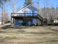 The Lake House Hotels in Hancock County