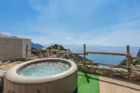 Villa Salice with private hot tub and solarium
