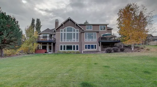 Gorgeous Mountain  View Home in Premier Missoula Neighborhood with  4 King Beds
