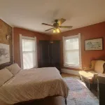Beautiful historic home close to Louisville - Sleeps 12!