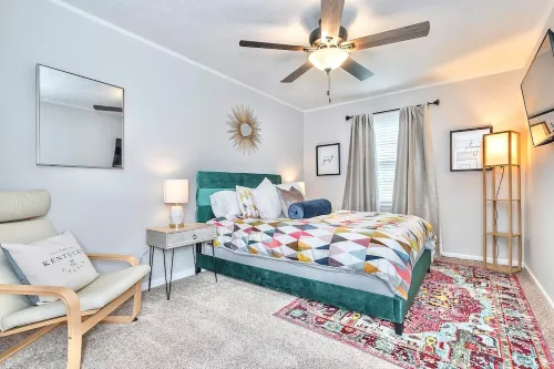 ⭐️Stylish & Cozy Ranch⭐️ Patio, Fenced Back Yard, Fire 🔥Pit-all the essentials!