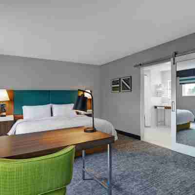 Hampton Inn & Suites by Hilton Belleville Rooms
