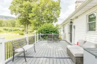 Yuzu-stunning mountain views family home with a hot tub and a camper, sleeps 15
