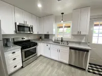 Centrally located! 30 mins to Pines or Petrified Forest. Family-friendly.
